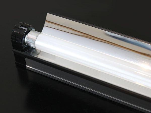 Arcadia ProT5 fitting detail showing the fluorescent lamp and reflector