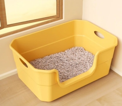 Val's high-sided cat litter tray colour assortment